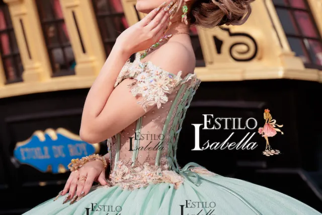 Estilo Isabella XV Dresses