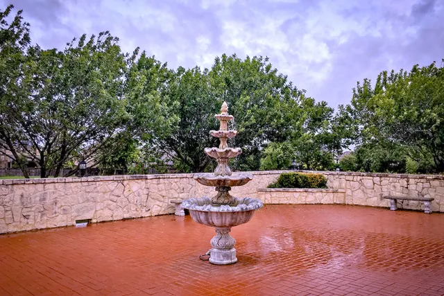 las fuentes banquet hall patio