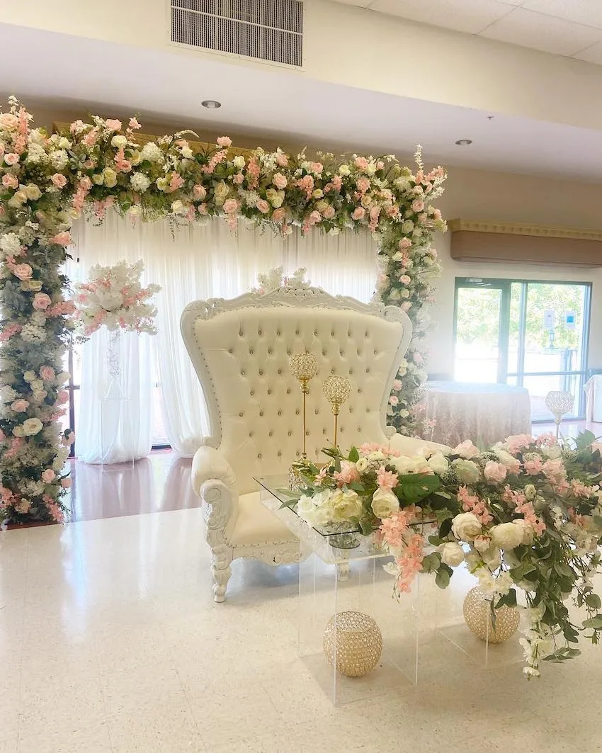 las fuentes banquet hall throne chairs