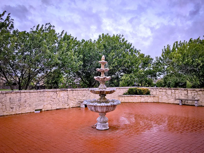 las fuentes banquet hall patio